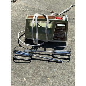 Vintage GE General Electric Deluxe 5 Speed Hand Mixer D2M22 Avocado Green
